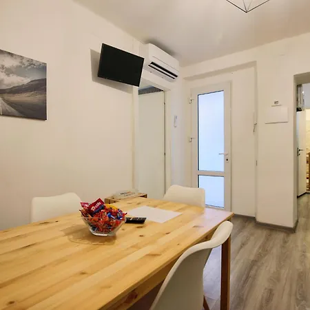 Apartment Magic *